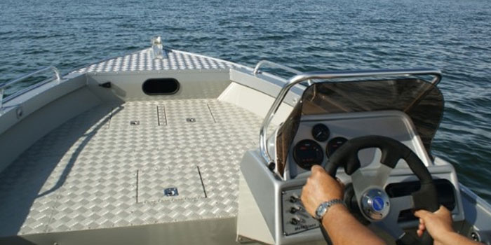 Barco MG 220 Fishing. Imagem: Divulgação / Metalglass.