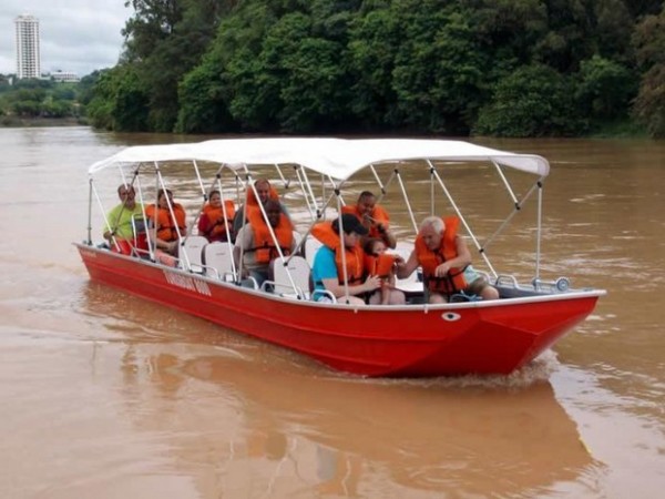 Passeio turístico de barco pelo Rio Piracicaba (Foto: Passeio Panorâmico Piracicaba/Divulgação)