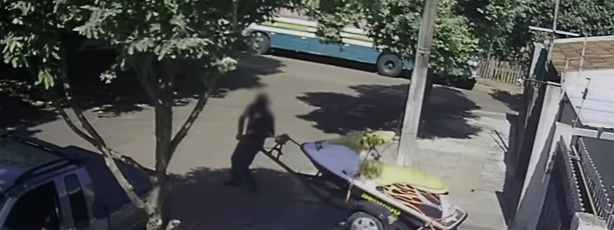 Dono de jet-ski é vítima de golpe ao vender embarcação