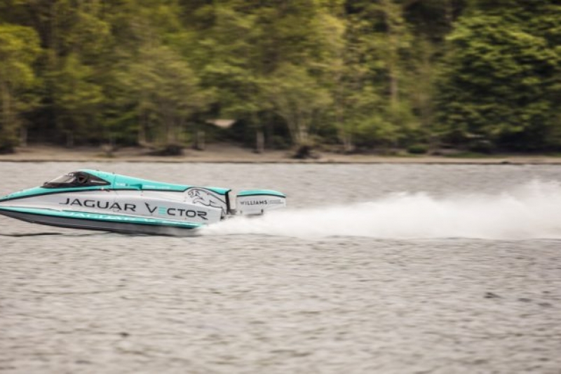 Jaguar Vector Racing: a lancha elétrica mais rápida do mundo