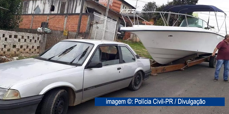 Barco de pesca vira e deixa um morto e dois feridos em Arraial do Cabo, RJ