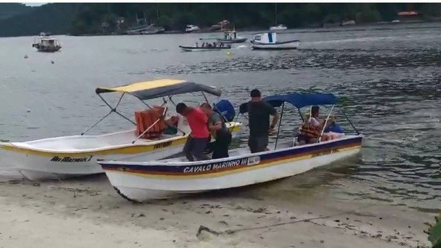 polícia freta barco para prender ladrão