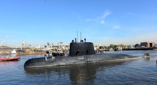 Argentina vai processar Marinha por submarino que afundou