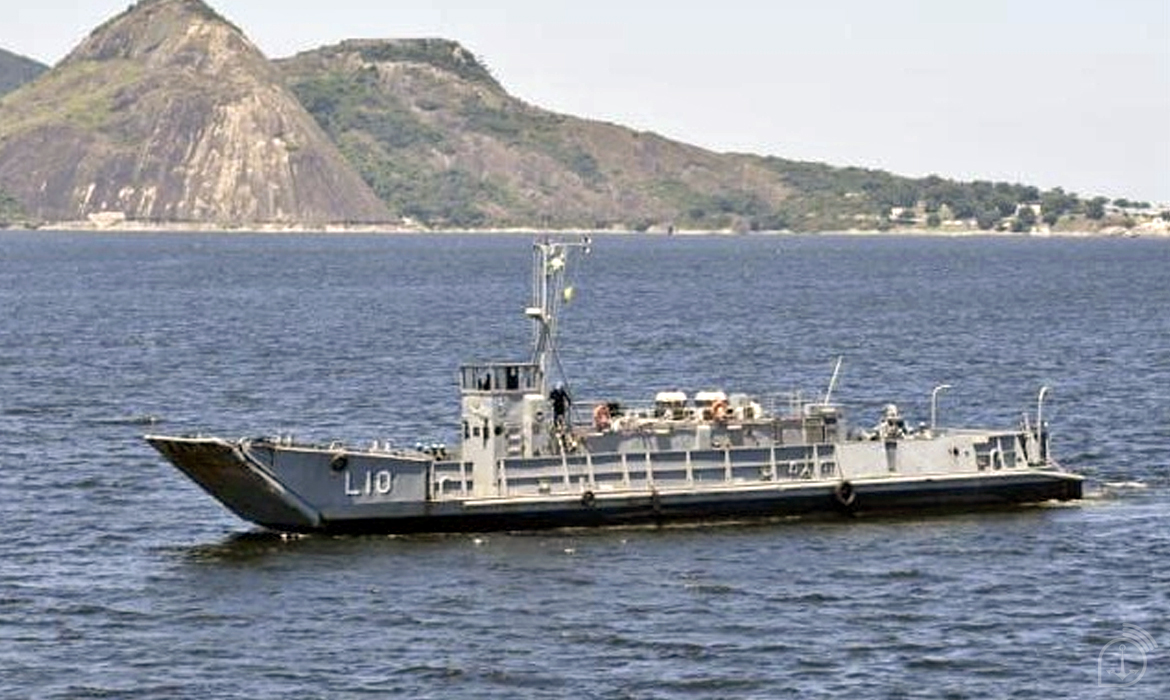 Navio da Marinha atuará como hospital de campanha no litoral norte de SP